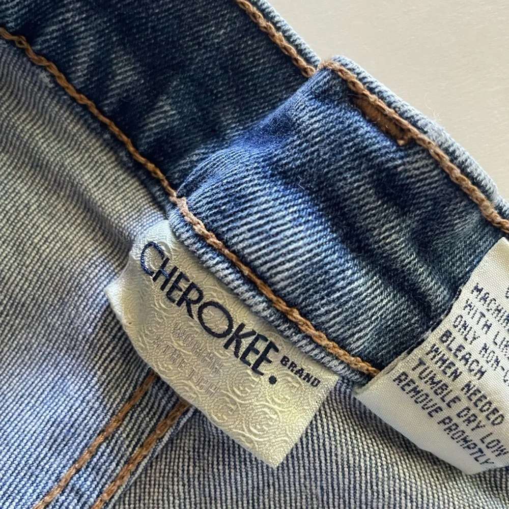 Vintage Cherokee Mom Fit Jean Shorts